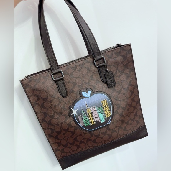 NWT Coach Graham Structured Tote In Signature Canvas With Souvenir Patches C6634 - Picture 12 of 13